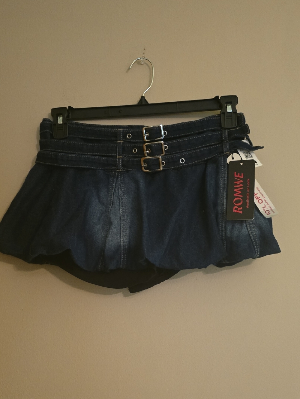 New ROMWE Juniors Size M Dark Blue Bubble Denim Mini Skirt with Triple Buckles